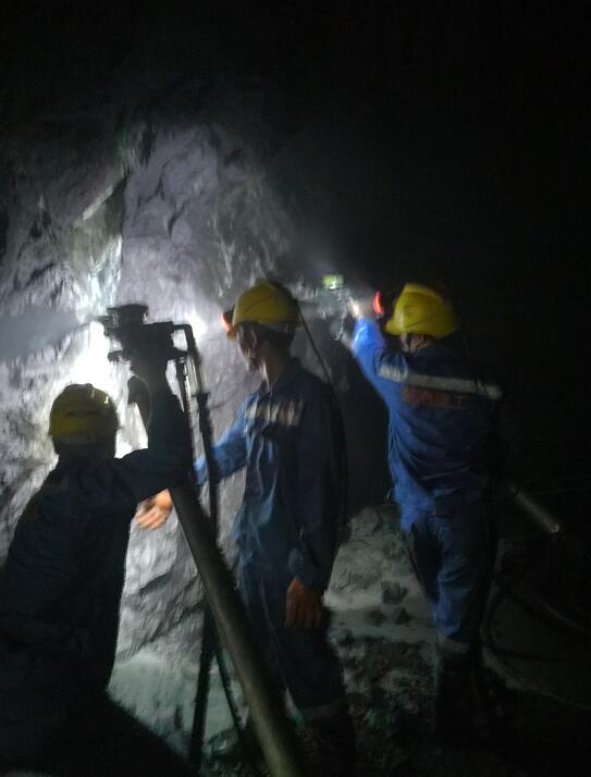 米數(shù)多潛孔鉆頭 提供高中低風壓潛孔鉆頭 潛孔沖擊器 等優(yōu)質(zhì)采掘鉆具